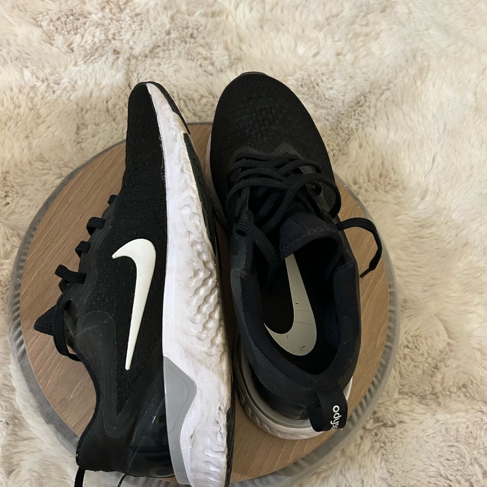 Shoes - Picture 4 of 5